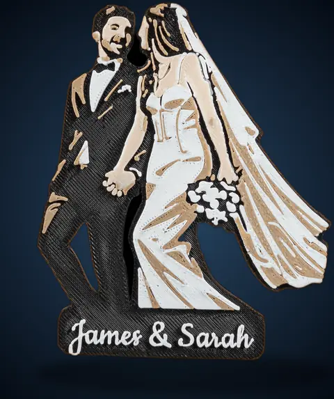 Chaveiro-retrato personalizado com ilustração de casal em cena de casamento.