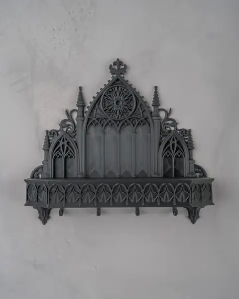 Porta-chaves de parede em estilo catedral gótica, mostrando o acabamento sem iluminação.