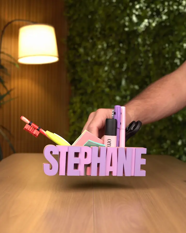 Peças personalizadas com nomes, still de abertura do vídeo do produto.